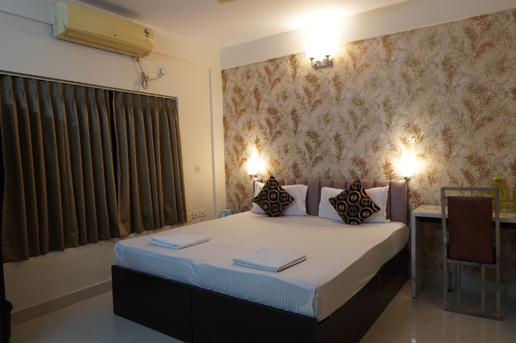 Rama Golden Roots CA90 Deluxe AC Room